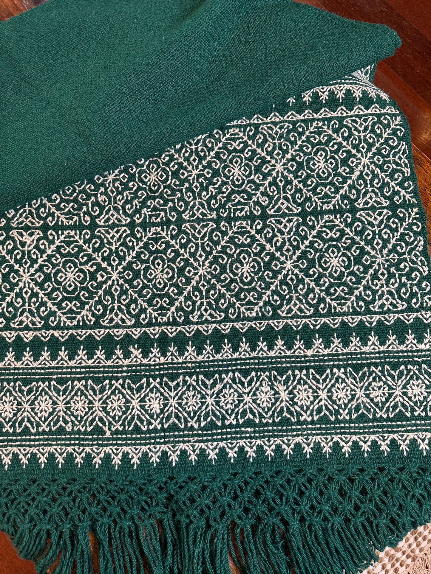 REBOZO BORDADO/HAND EMBROIDERED SHAWL