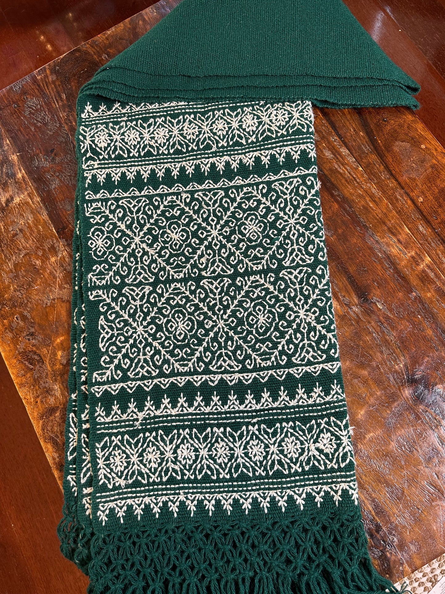 REBOZO BORDADO/HAND EMBROIDERED SHAWL